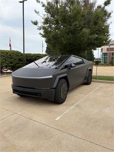 2025 Tesla cyber truck 